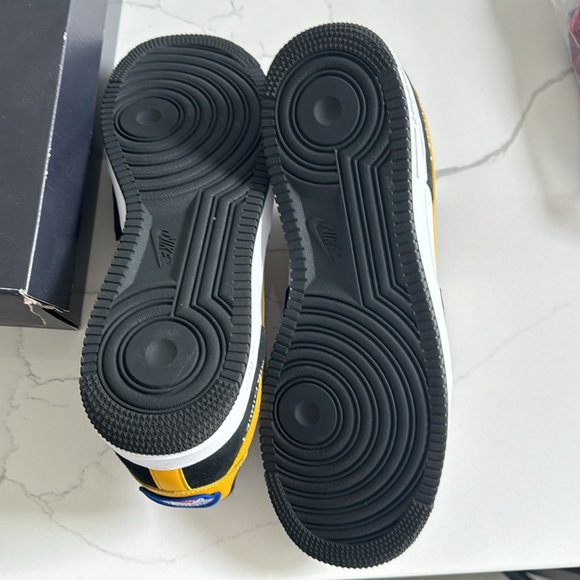 Air Force 1 ‘07 LV8 - Picture 2 of 4